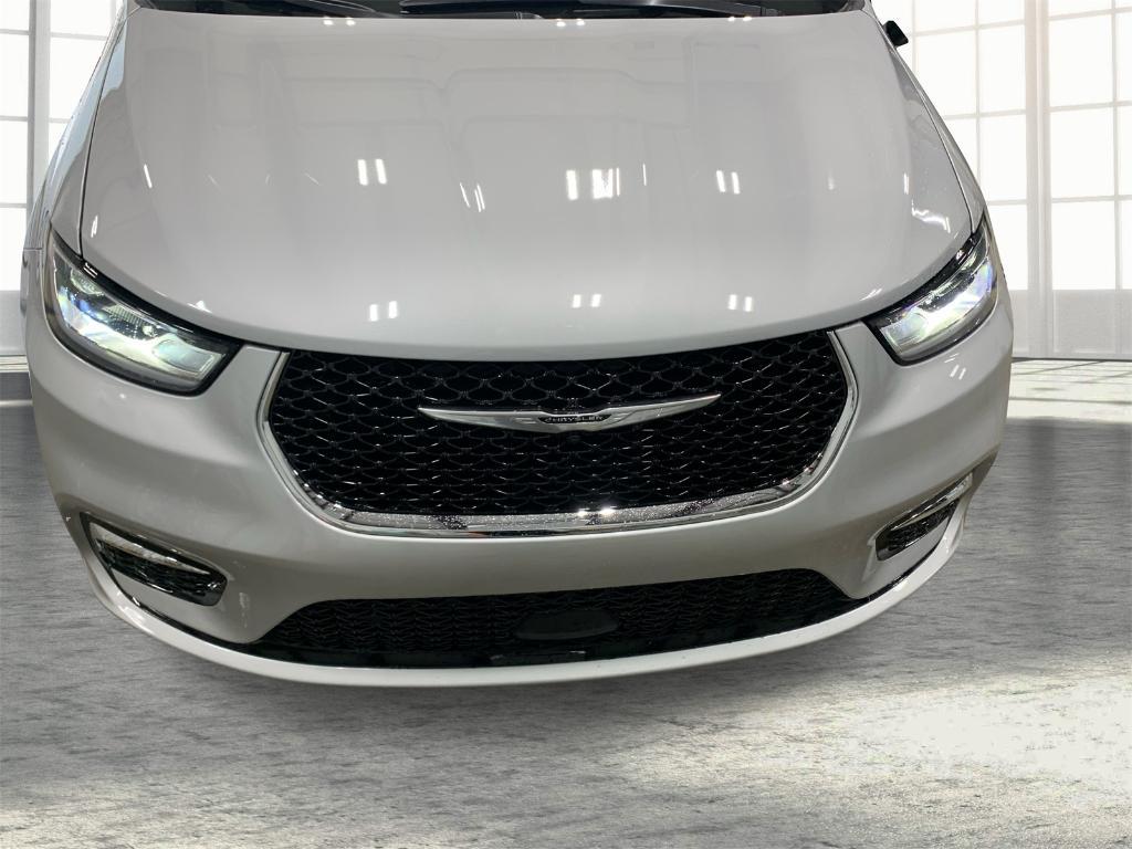 new 2026 Chrysler Pacifica car, priced at $43,538