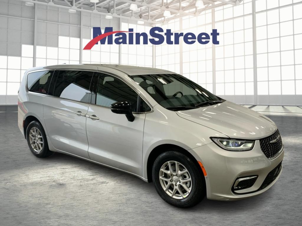 new 2026 Chrysler Pacifica car, priced at $43,538