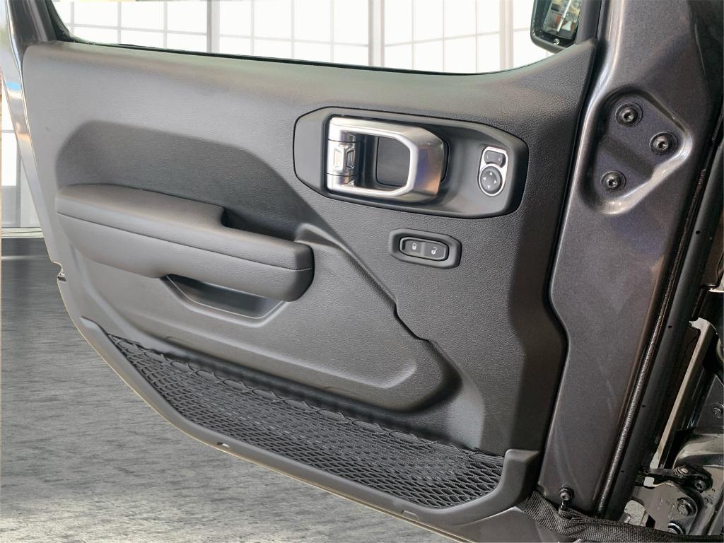 new 2025 Jeep Gladiator car, priced at $43,439