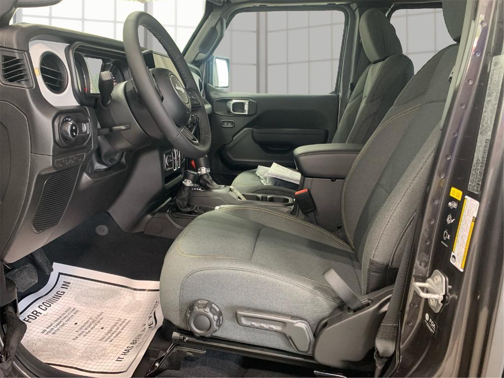 new 2025 Jeep Gladiator car, priced at $43,439