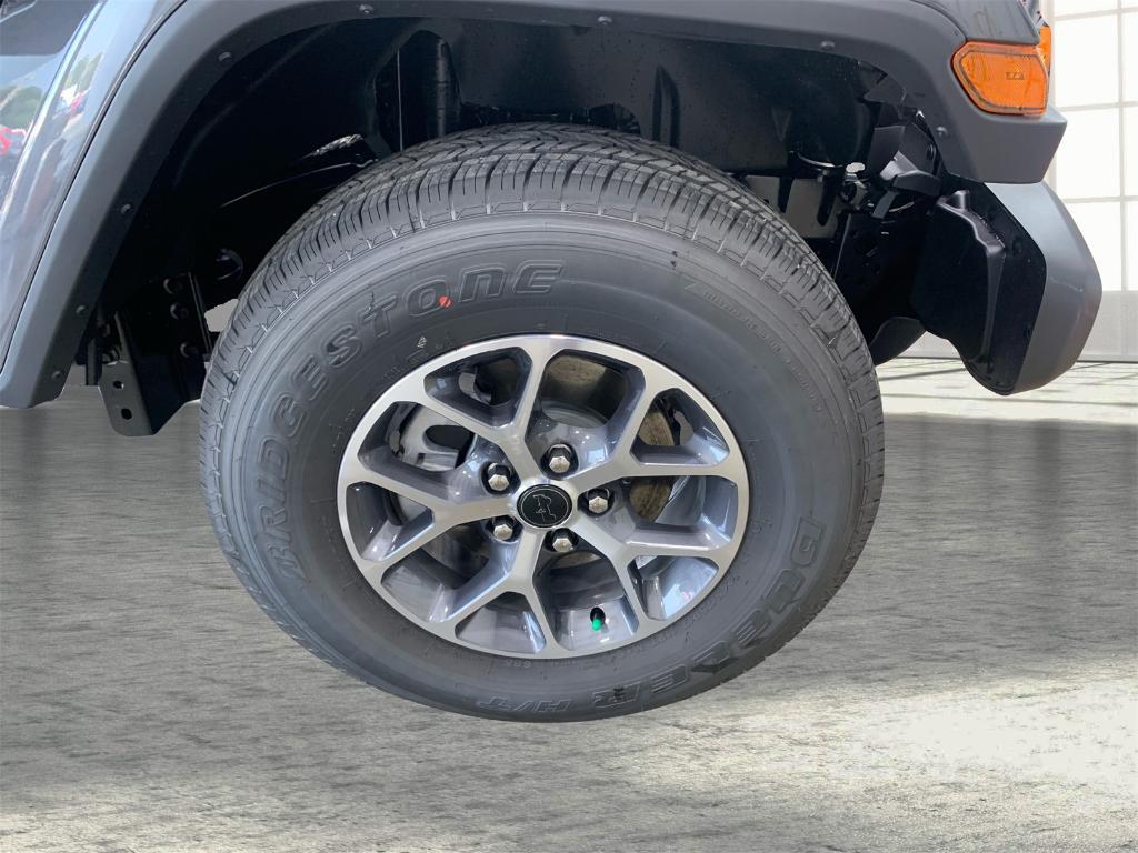 new 2025 Jeep Gladiator car, priced at $43,439