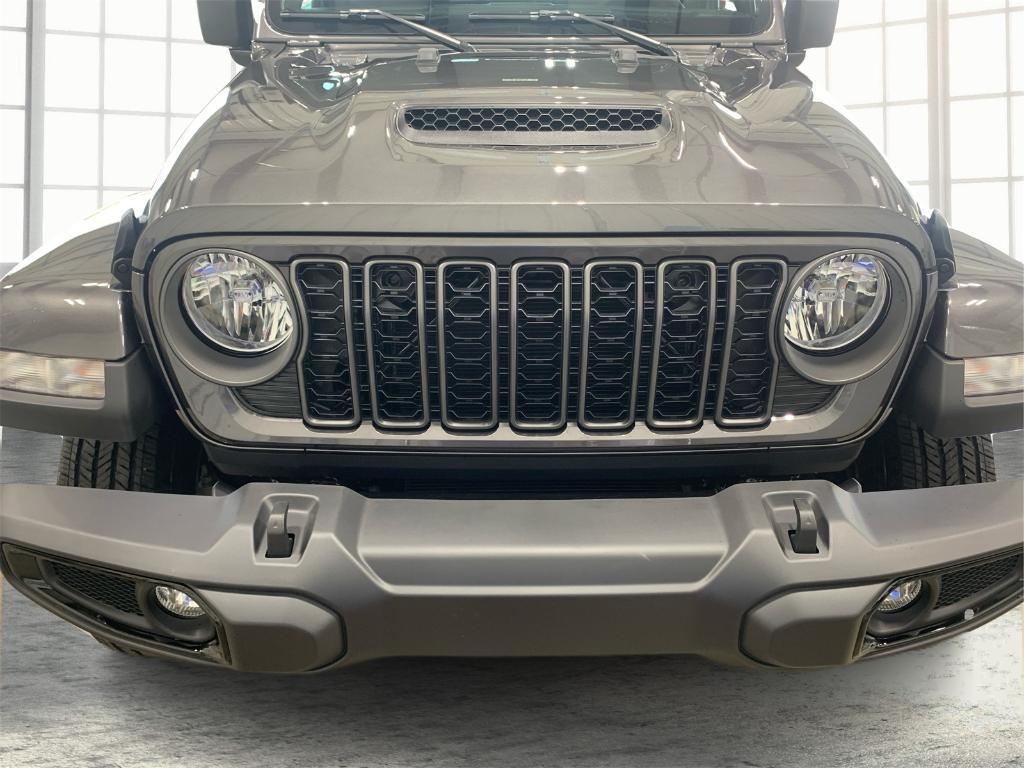 new 2025 Jeep Gladiator car, priced at $43,439