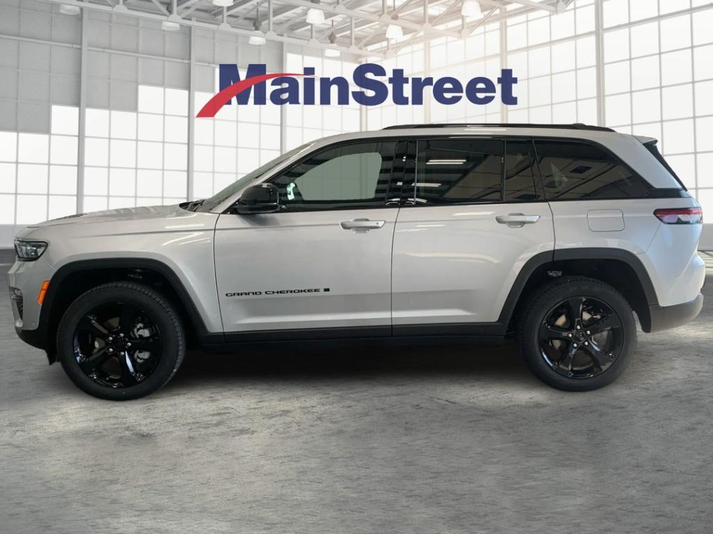 new 2025 Jeep Grand Cherokee car, priced at $43,837