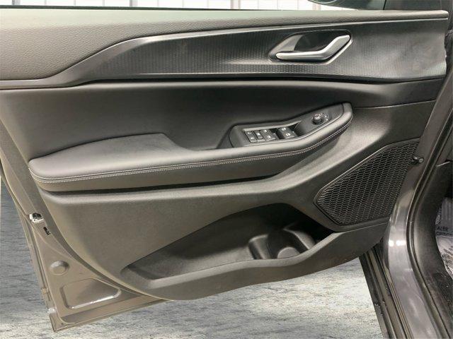 new 2025 Jeep Grand Cherokee car, priced at $33,075