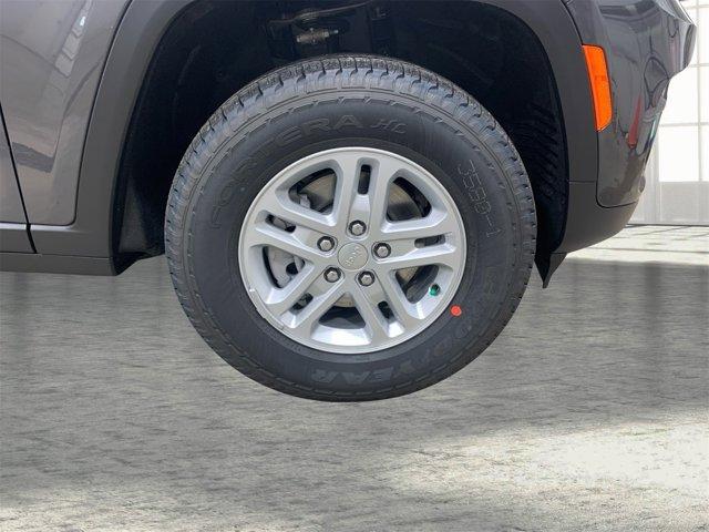 new 2025 Jeep Grand Cherokee car, priced at $33,075