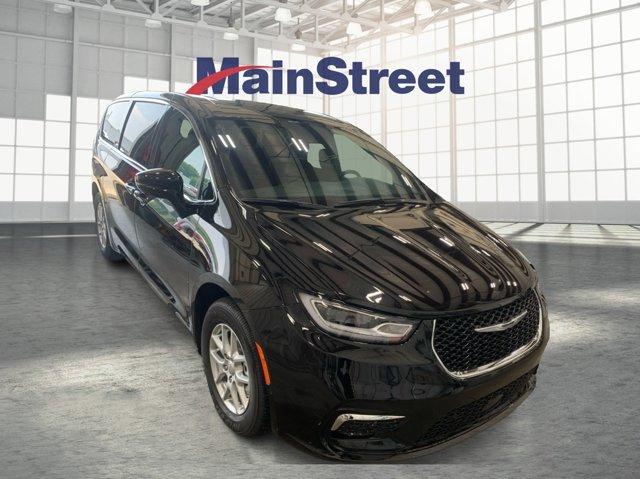 new 2025 Chrysler Pacifica car, priced at $38,430