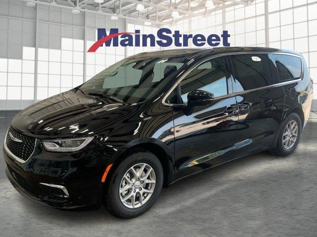 new 2025 Chrysler Pacifica car, priced at $38,430