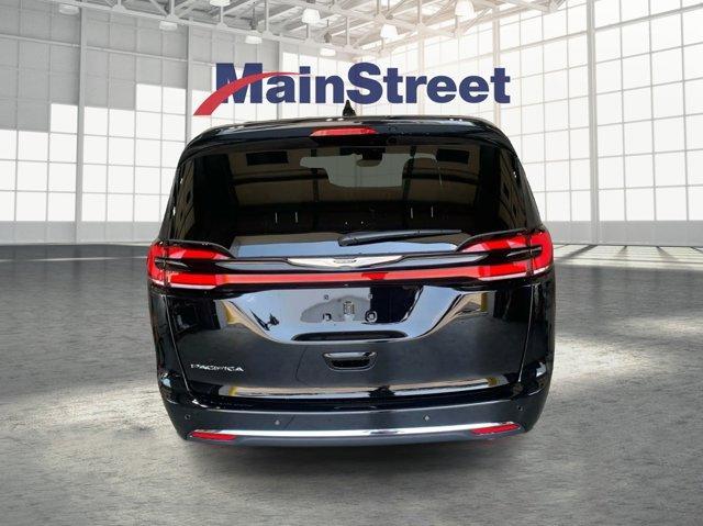new 2025 Chrysler Pacifica car, priced at $38,430