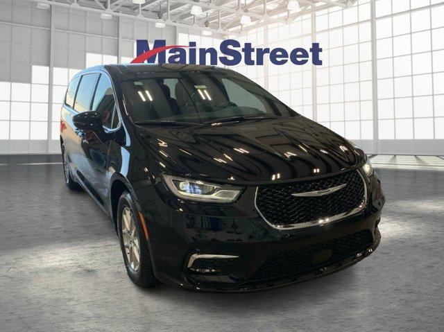 new 2026 Chrysler Pacifica car, priced at $40,192