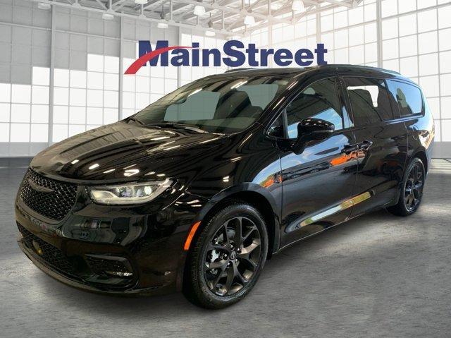 new 2026 Chrysler Pacifica car, priced at $48,457