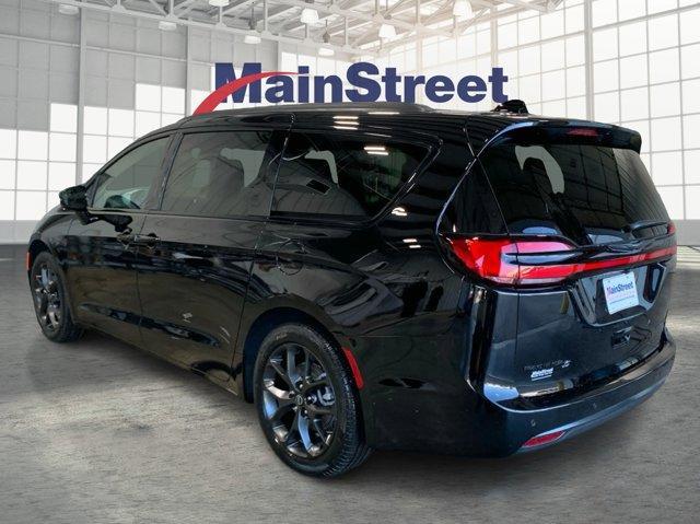 new 2026 Chrysler Pacifica car, priced at $48,457