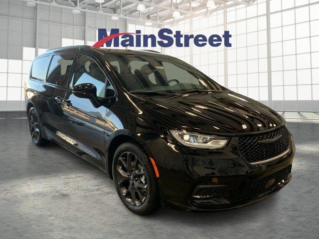 new 2026 Chrysler Pacifica car, priced at $48,457