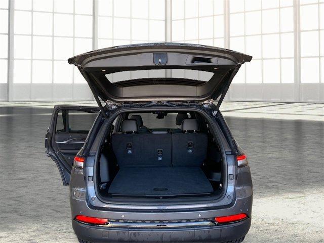 new 2025 Jeep Grand Cherokee car, priced at $47,337