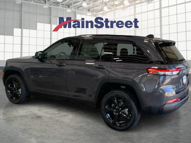 new 2025 Jeep Grand Cherokee car, priced at $47,337