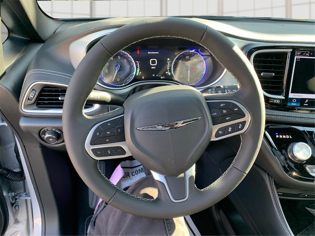 new 2026 Chrysler Pacifica car, priced at $52,651