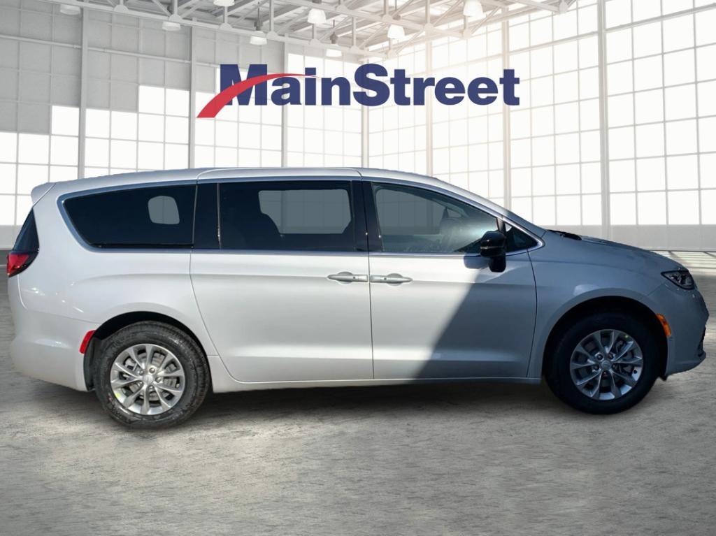 new 2026 Chrysler Pacifica car, priced at $52,651