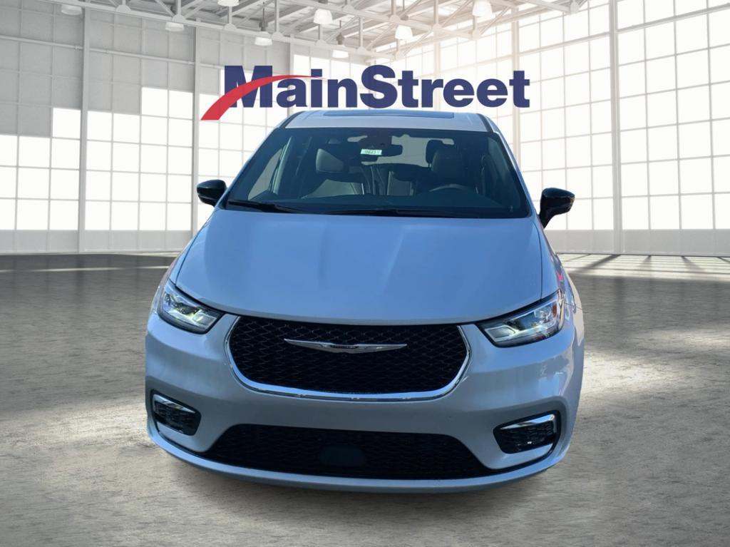 new 2026 Chrysler Pacifica car, priced at $52,651