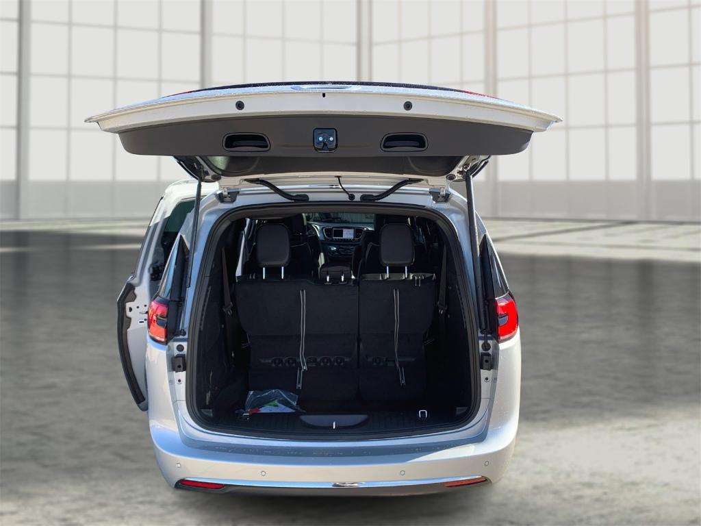 new 2026 Chrysler Pacifica car, priced at $52,651