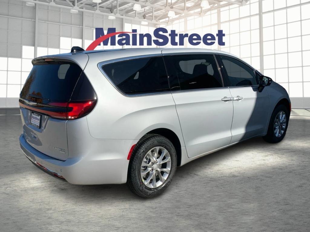 new 2026 Chrysler Pacifica car, priced at $52,651
