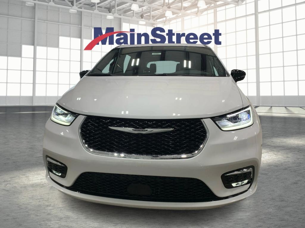 new 2026 Chrysler Pacifica car, priced at $42,466