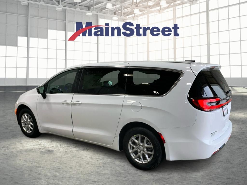 new 2026 Chrysler Pacifica car, priced at $42,466