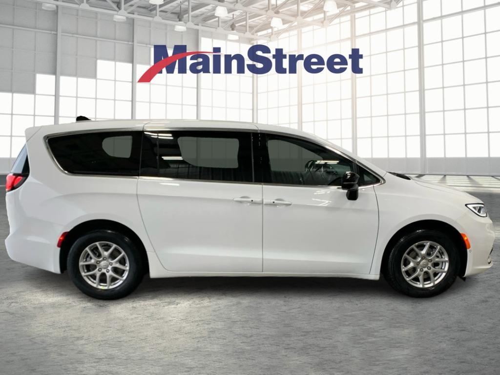 new 2026 Chrysler Pacifica car, priced at $42,466