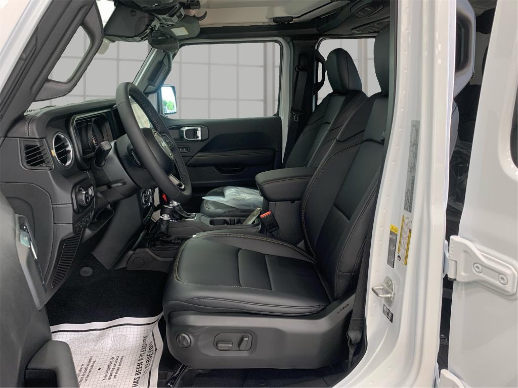 new 2025 Jeep Gladiator car, priced at $41,591