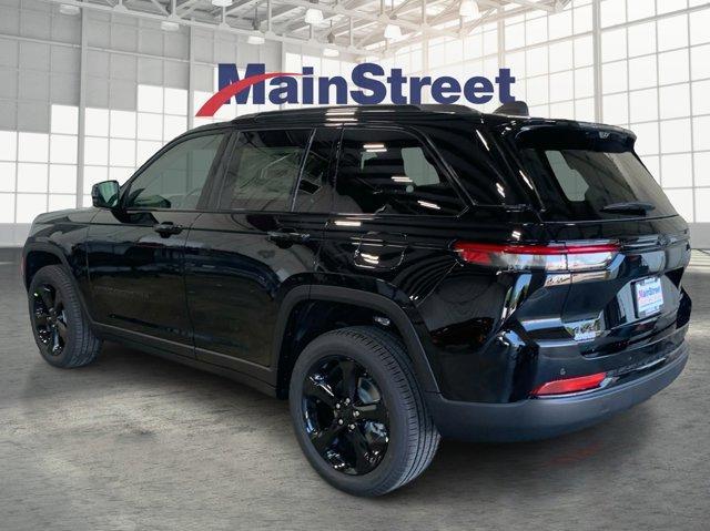 new 2025 Jeep Grand Cherokee car, priced at $47,837