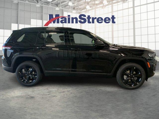 new 2025 Jeep Grand Cherokee car, priced at $47,837
