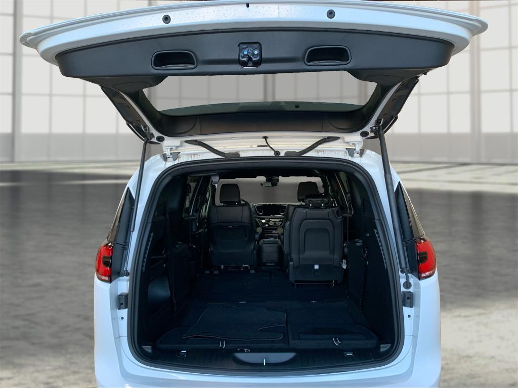 new 2025 Chrysler Pacifica car, priced at $38,342