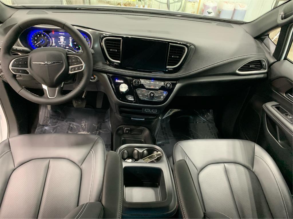 new 2025 Chrysler Pacifica car, priced at $38,342