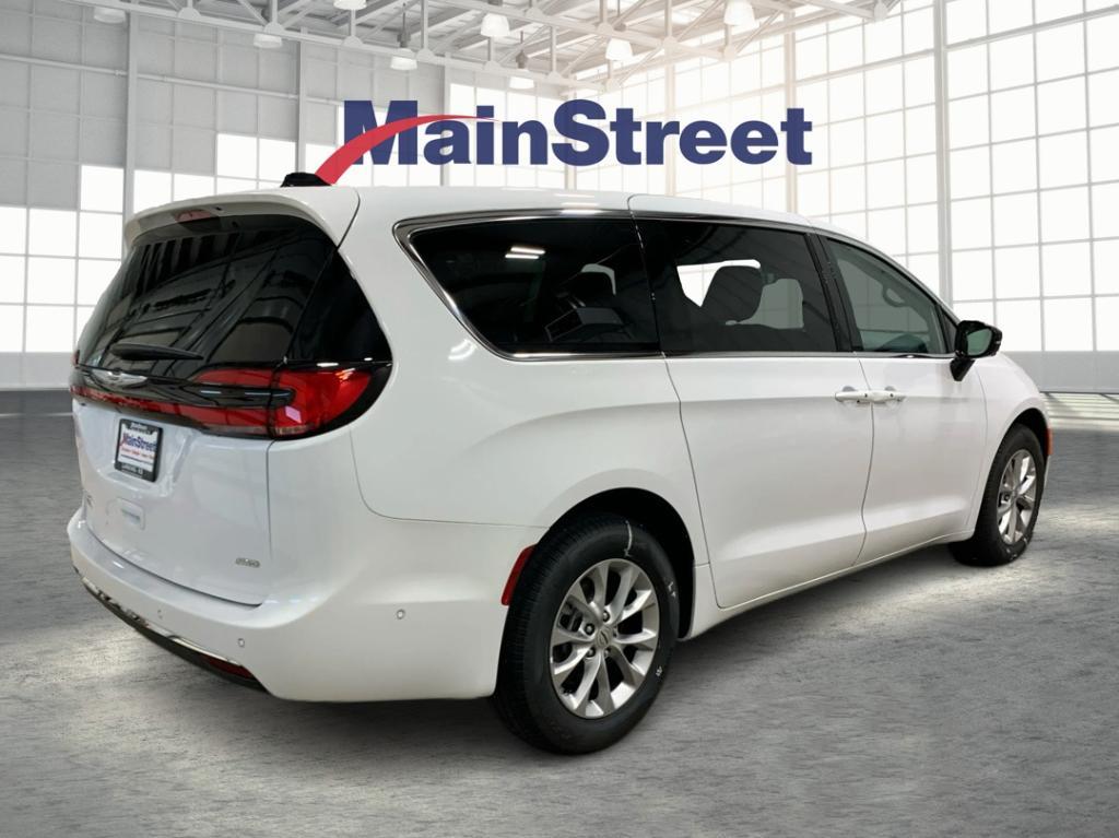 new 2025 Chrysler Pacifica car, priced at $38,342