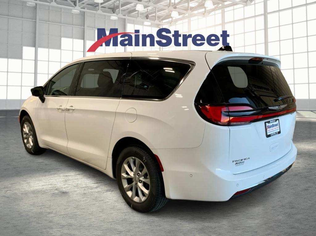 new 2025 Chrysler Pacifica car, priced at $38,342