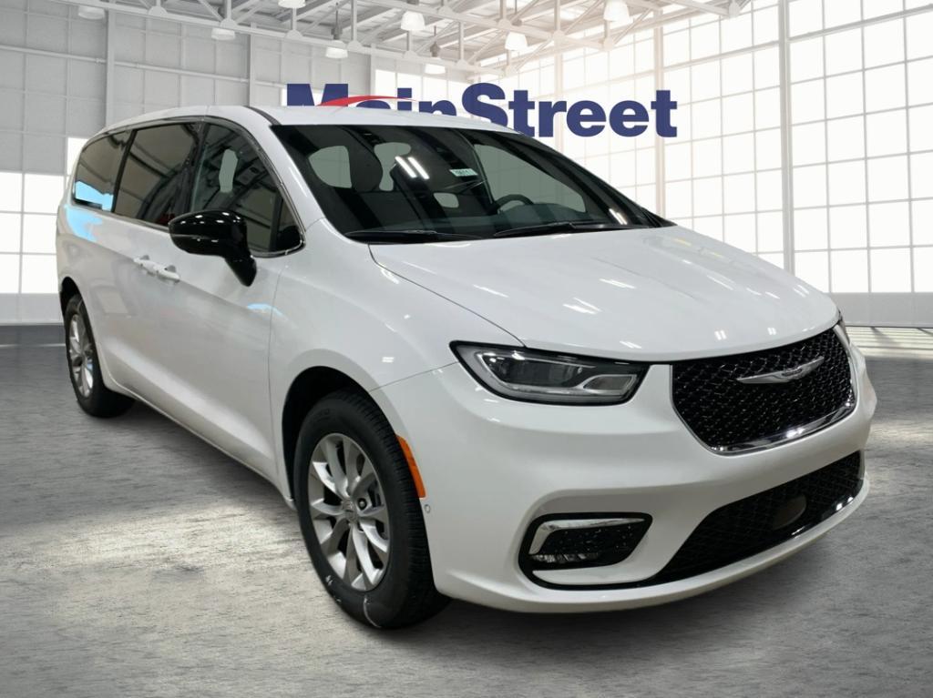new 2025 Chrysler Pacifica car, priced at $38,342