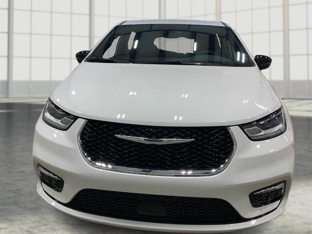 new 2025 Chrysler Pacifica car, priced at $38,342