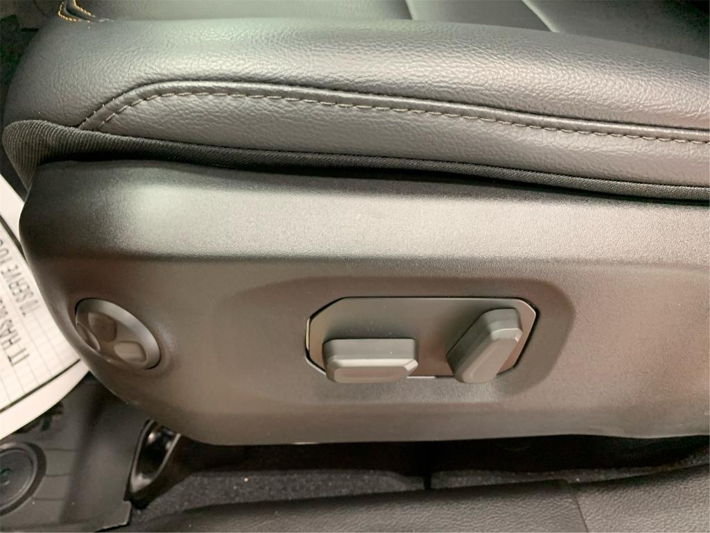 new 2025 Jeep Wrangler car, priced at $51,262