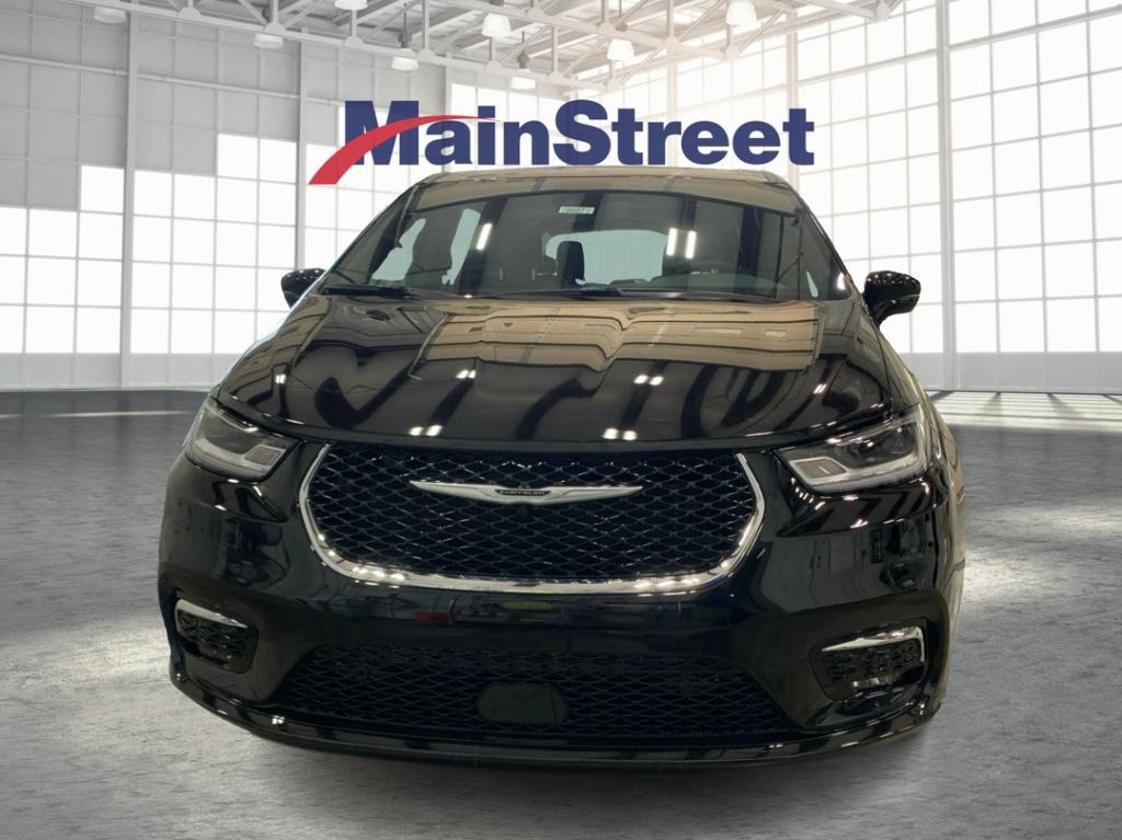 new 2026 Chrysler Pacifica car, priced at $46,297