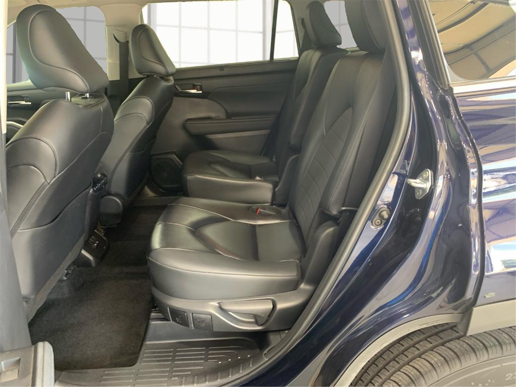 used 2024 Toyota Highlander car, priced at $38,272