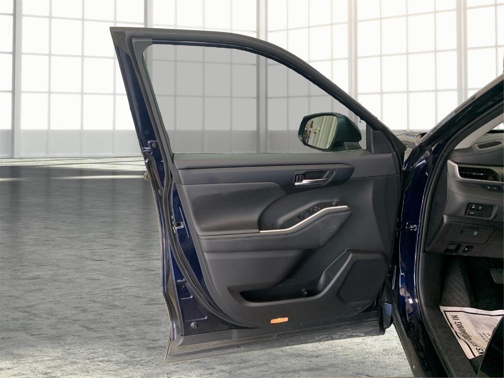 used 2024 Toyota Highlander car, priced at $38,272