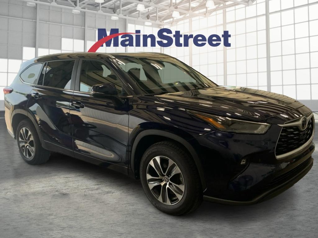 used 2024 Toyota Highlander car, priced at $38,272
