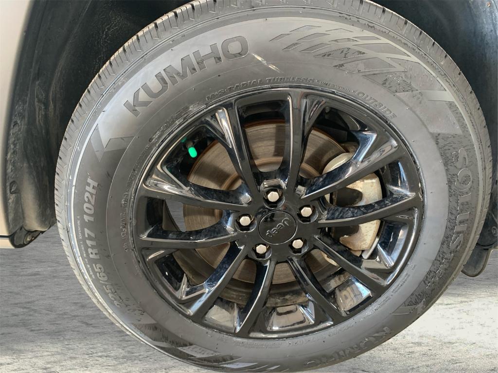 used 2023 Jeep Cherokee car, priced at $21,543