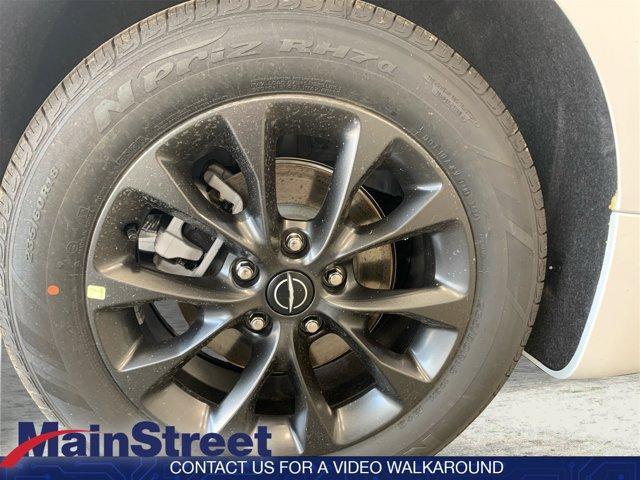 used 2025 Chrysler Pacifica car, priced at $39,698