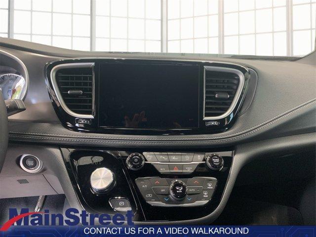 used 2025 Chrysler Pacifica car, priced at $39,698