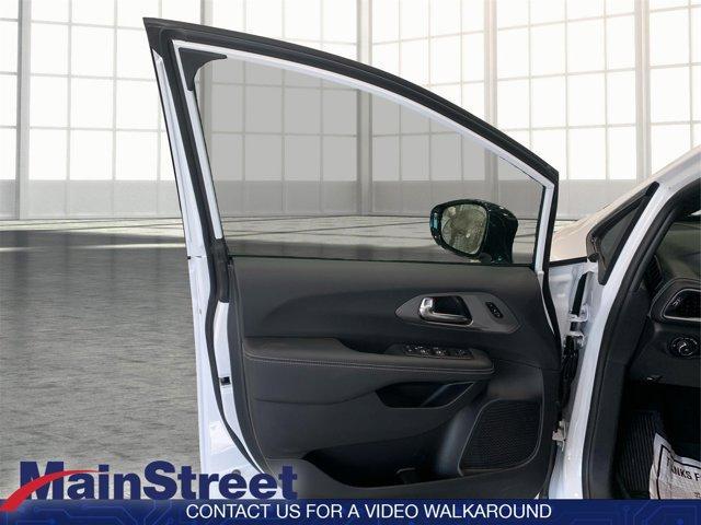 used 2025 Chrysler Pacifica car, priced at $39,698