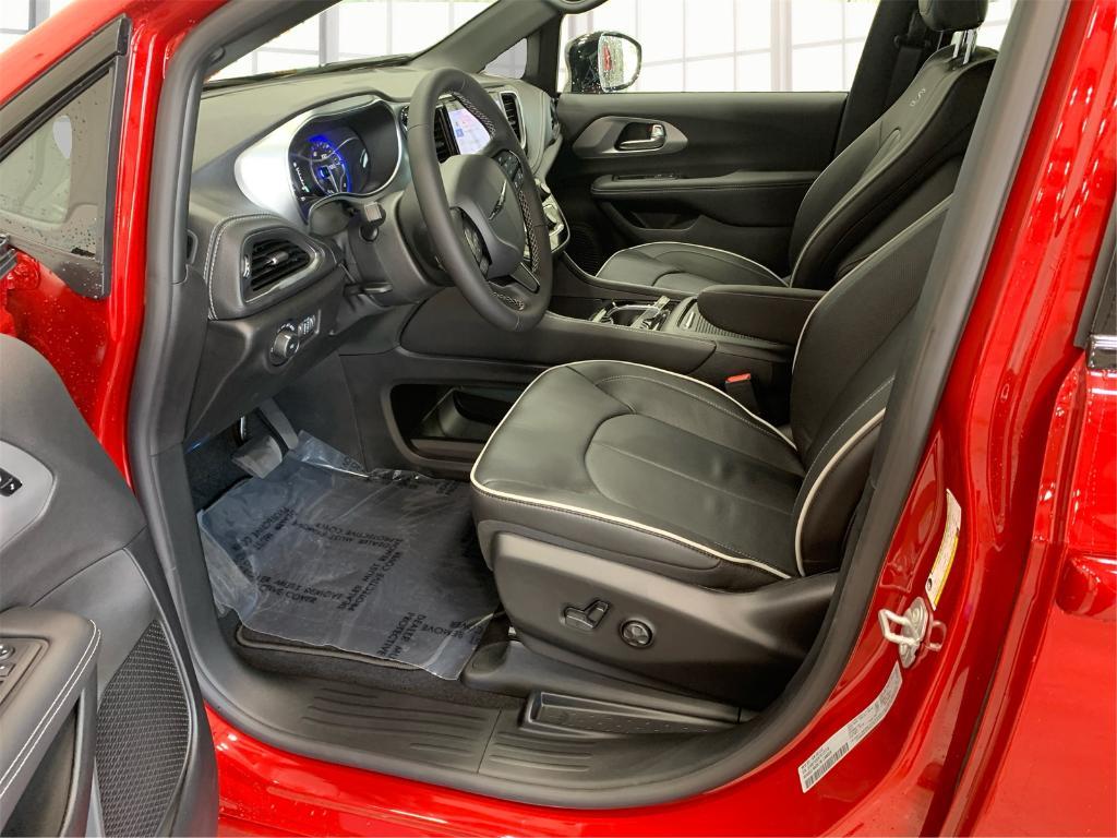 new 2026 Chrysler Pacifica car, priced at $47,153