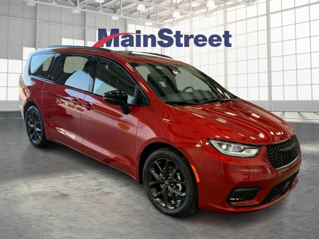 new 2026 Chrysler Pacifica car, priced at $47,153