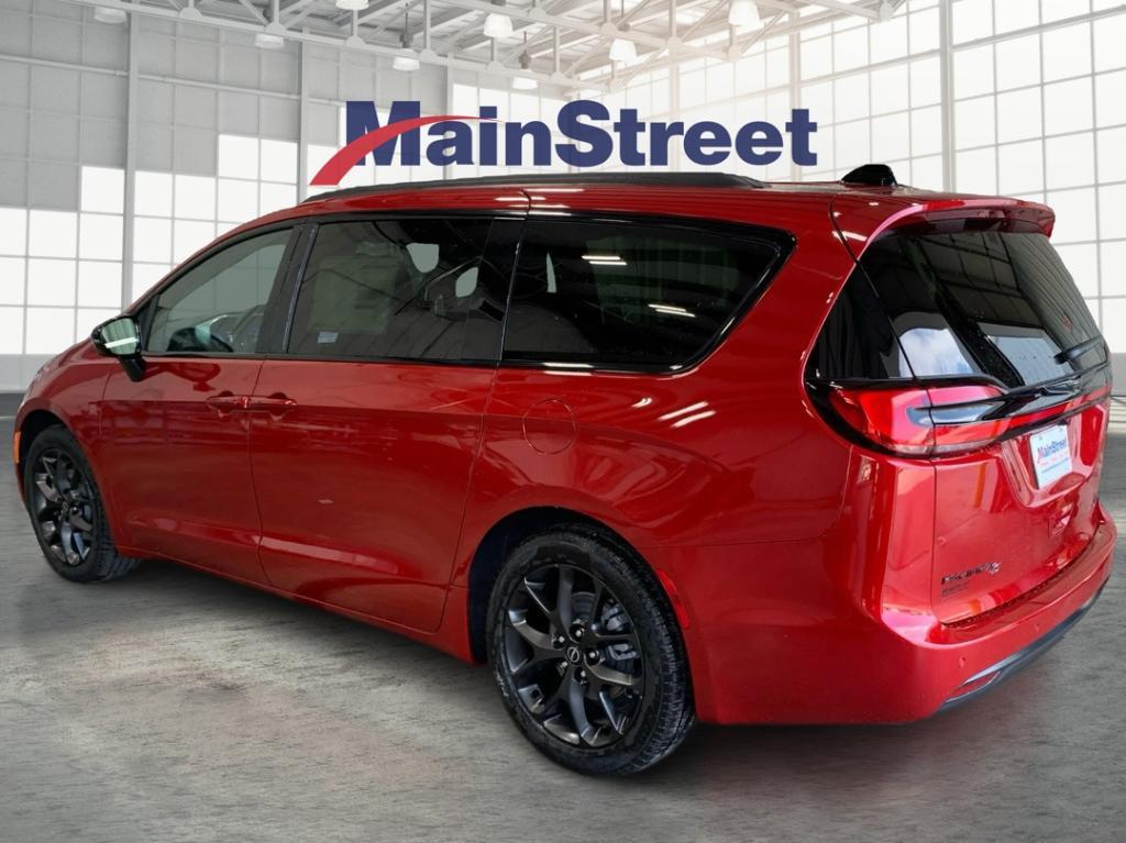 new 2026 Chrysler Pacifica car, priced at $47,153