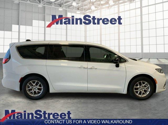 used 2024 Chrysler Pacifica car, priced at $29,393