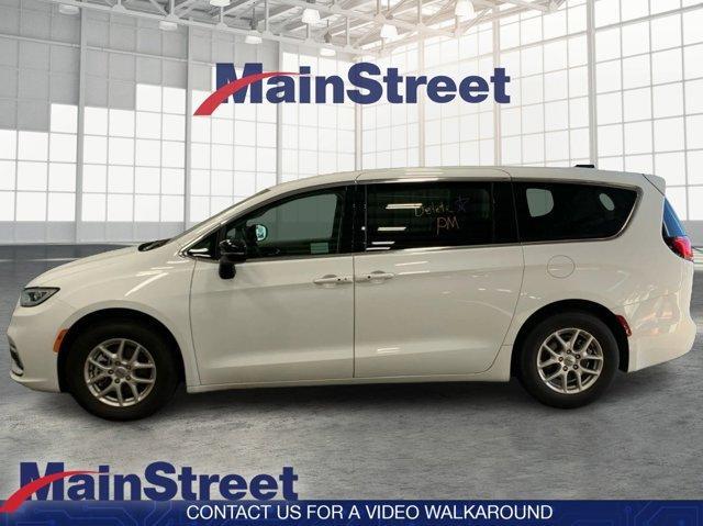 used 2024 Chrysler Pacifica car, priced at $29,393