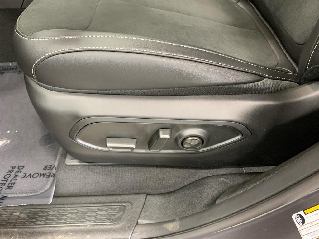 used 2025 Jeep Grand Cherokee L car, priced at $45,319